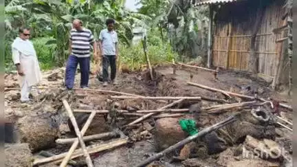 मधेपुर: करहारा गांव के वार्ड 12 में आग लगने से एक घर जला, हजारों का हुआ नुकसान
