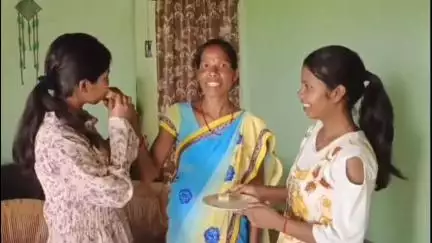 सेन्हा: ज़िले की छात्रा रोशनी भगत ने इंटर साइंस परीक्षा में राज्य में 9वीं रैंक व जिला टॉप किया, DC बोले- प्रशासन करेगा सम्मानित
