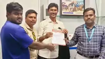 జమ్మలమడుగు: యువతకు వ్యక్తిగత రుణాలు మంజూరు చేయాలని కోరుతూ DYFI ఆధ్వర్యంలో పట్టణంలో కెనరా బ్యాంకు మేనేజర్‌కు వినతి