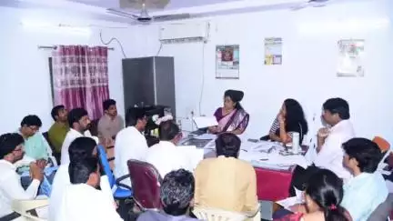 నిర్వాసితులకు ఆర్అండ్ఆర్ ప్యాకేజీలో భాగంగా అన్ని సదుపాయాలతో లేఅవుట్ ఏర్పాట్లు: హోం మంత్రి వంగలపూడి అనిత