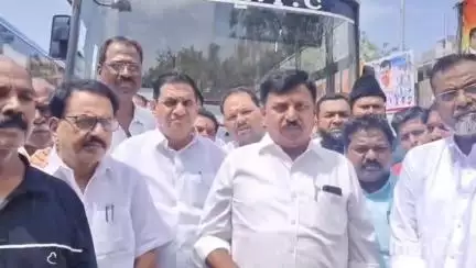 శంకరంపేట ఏ: నియోజకవర్గంలో అన్ని గ్రామాలకు బస్సు సౌకర్యం 
ఎమ్మెల్యే పట్లోళ్ల సంజీవరెడ్డి