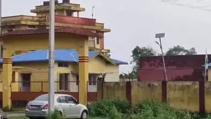 মাটিয়া: মাতৃ আৰু খুড়াক বিচাৰি গোৱালপাৰাৰ ডিটেনচন কেম্পত বৰপেটা আৰু ওদালগুৰীৰ দুই যুৱক,নিশা আৰক্ষীয়ে ঘৰৰপৰা উঠাই আনিছিল