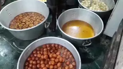 কৃষ্ণগঞ্জ: জামাই ষষ্ঠীর আগের দিন মিষ্টির দাম বৃদ্ধিতে কপালে ভাঁজ ক্রেতাদের