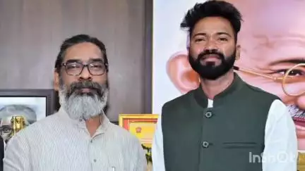 महुआडांड़: शशि पन्ना की पहल पर लातेहार श्रम अधीक्षक ने महुआडांर के मृत मजदूर के परिजनों को ₹50 हज़ार की आर्थिक सहायता दी