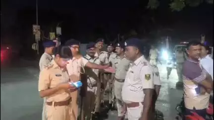 महराजगंज: महाराजगंज थाने की पुलिस ने राम लखन चौक पर चलाया विशेष वाहन जांच अभियान
