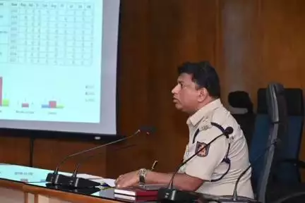 ಕಾರವಾರ: ಜಿಲ್ಲಾ ಪೊಲೀಸ್ ಕಚೇರಿಯ ಸಭಾಂಗಣದಲ್ಲಿ ಪೊಲೀಸ್‌ ಅಧಿಕಾರಿಗಳ ಅಪರಾಧ ವಿಮರ್ಶನಾ ಸಭೆ