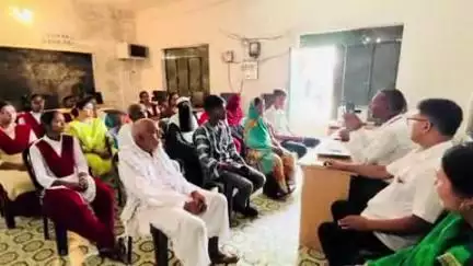 फुलवरिया: फुलवरिया में अभिभावक शिक्षक संगोष्ठी का आयोजन, बच्चों के भविष्य पर हुई चर्चा