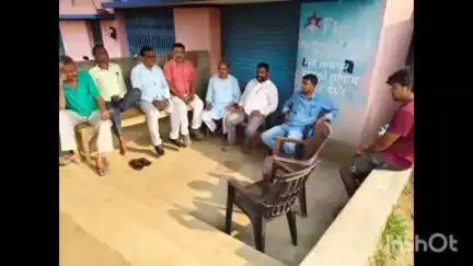पोड़ैयाहाट: जातिगत जनगणना में सरना धर्म कोड शामिल करने की मांग के साथ झामुमो ने पोड़ैयाहाट प्रखंड के गांवों में चलाया अभियान