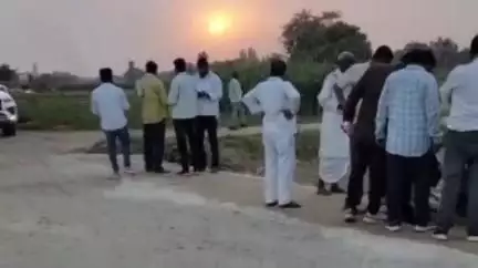 जखनिया: छात्रनेता विवेकानंद पाण्डेय की मेहनत रंग लाई, डीएम से शिकायत के बाद शुरू हुआ जंगीपुर-सुभाकरपुर सड़क का निर्माण