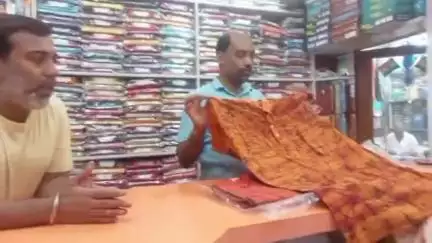 হাঁসখালি: রাত ফুরোলেই জামাইষষ্ঠী হাঁসখালীর বগুলা বাজারে বিক্রেতাদের প্রতিক্রিয়া
