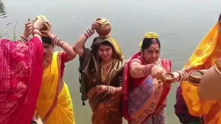 ସୋନପୁର: ଡୁଙ୍ଗୁରିପାଲି ରେ ଶିବ ପାର୍ବତୀଙ୍କ ବିବାହ ଉତ୍ସବ ଉପଲକ୍ଷେ ହଳଦୀ ଏବଂ ପାଣି ପାଲଟା କାର୍ଯ୍ୟକ୍ରମ ଅନୁଷ୍ଟିତ