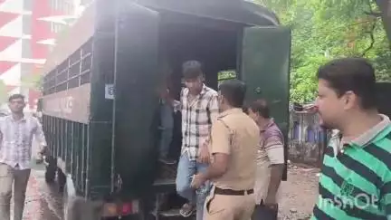 বারাসাত ১: আন্তর্জাতিক চড়াই ফোন পাচারকারীদের ছয় দিনের পুলিশ হেফাজতের নির্দেশ দিল বারাসাত আদালত