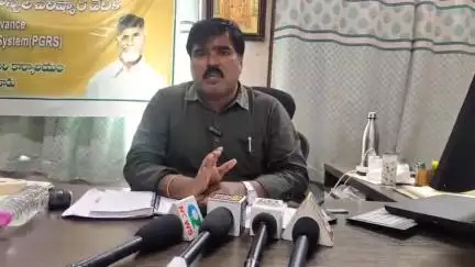 జూన్ 1వ తారీకు నుంచి రేషన్ షాపుల వద్దనే నిత్యవసర సరుకులు పంపిణీ : వాకాడు తాసిల్దార్ రామయ్య వెల్లడి