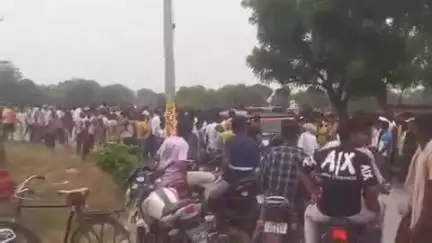 हंडिया: सोरो गांव में पैसे के लेनदेन के विवाद में युवक की हत्या, शव सड़क पर रखकर परिजनों ने की कार्रवाई की मांग