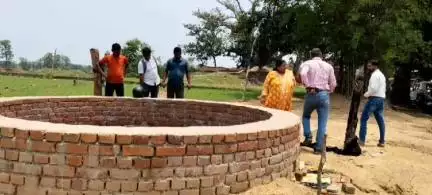 दाड़ी: डाडी बीडीओ ने होन्हेमोढा पंचायत में विकास योजनाओं का निरीक्षण किया, जल्द पूरा करने का निर्देश दिया