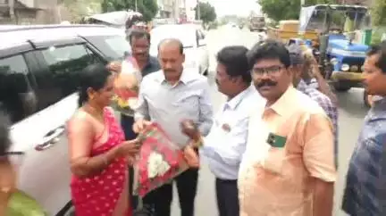 సంతనూతలపాడు: ఇంటింటికి వెళ్లి పెన్షన్ దారులకు 4000 రూపాయలు అందజేసిన సంతనూతలపాడు ఎమ్మెల్యే బి.ఎన్. విజయ్ కుమార్