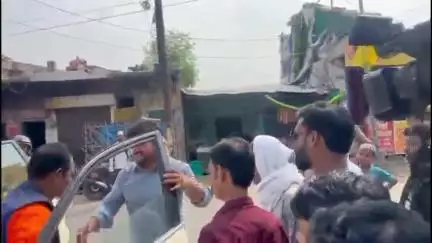 नवाबगंज: देवा पहुंचे एप्जा के राष्ट्रीय अध्यक्ष, पत्रकारों ने किया जोरदार स्वागत, दरगाह पर चढ़ाई चादर, देश के लिए मांगी दुआ