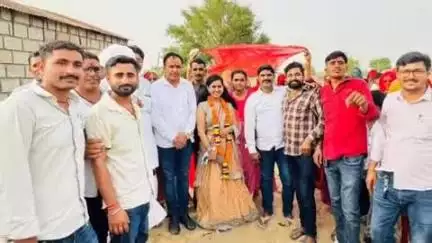 बायतु: बाङमेर-जैसलमेर सांसद उम्मेदाराम बेनिवाल ने निम्बोनियों की ढाणी क्षेत्र का दौरा किया, आमजन से हुए रूबरू