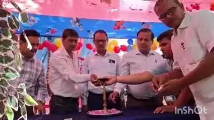 हरलाखी: कौआहा प्लस टू हाई स्कूल के प्राचार्य के रिटायर होने पर विदाई समारोह का आयोजन