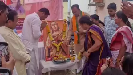 तळोदा: तळोदा शहरात सामाजिक सभागृहात त भाजपातर्फे अहिल्यादेवी होळकर जयंती उत्साहात साजरी