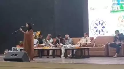 चित्तौड़गढ़: इंदिरा गांधी प्रियदर्शनी ऑडिटोरियम में कवि सम्मेलन का आयोजन, देश के विख्यात कवियों ने दी प्रस्तुति