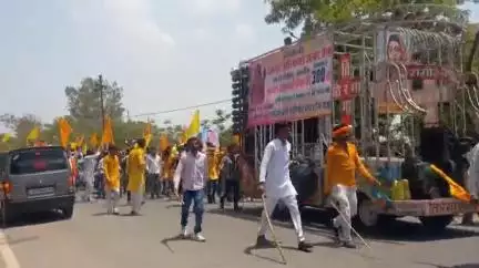 उरई: उरई नगर में माता अहिल्या बाई होलकर की शोभा यात्रा गाजे-बाजे के साथ निकाली गई