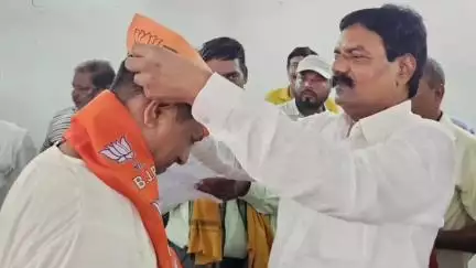 ସୁକିନ୍ଦା: ସୁକିନ୍ଦା ବିଜେପି କାର୍ଯ୍ୟାଳୟରେ ମନ୍ତ୍ରୀଙ୍କ ଉପସ୍ଥିତିରେ ମେସ୍କୋ ୱାର୍କର ୟୁନିୟନ କର୍ମଚାରୀ ଦଳରେ ସାମିଲ