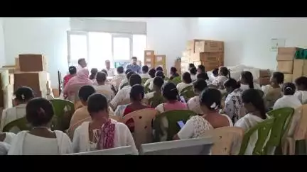 हरनौत: कल्याण बीघा रेफरल अस्पताल में चिकित्सा प्रभारी ने एएनएम के साथ की समीक्षा बैठक