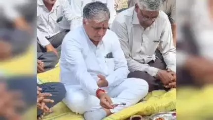 ટંકારા: ધારાસભ્ય દ્વારા થોરાડા અને ગાંધીનગર ( રામેશ્વર) ખાતે કોજવે તેમજ સી. સી.રોડ નુ ખાતમુહૂર્ત કર્યું