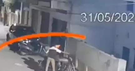 तानसेन: ग्वालियर: तानसेन नगर में चोर ने चंद सेकंड में बाइक चुराई, वीडियो वायरल