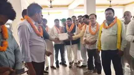 मदनपुर: सरोज कुमार राम बने दूसरी बार निर्विरोध राजद के मदनपुर प्रखंड अध्यक्ष, लोगों ने दी बधाईयां