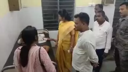 गोला: हेमतपुर के पास बाइक के गिरने से बेटुलकला निवासी व्यक्ति गंभीर रूप से हुआ घायल, विधायक ममता देवी ने लिया जायजा