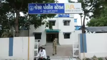 જેસર: લિકડિયા વિસ્તારમાં જુગાર રમતા ત્રણ જુગારી ઝડપાયા ગુનો દાખલ કરાયો