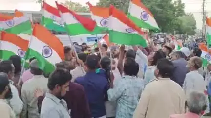 ઉપલેટા: પોરબંદરથી પદયાત્રા કરી પહેલગામ જતા યુવકનું ઉપલેટા શહેરમાં વાજતે ગાજતે હાર તોરા કરી સ્વાગત સન્માન કરાયું
