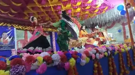 प्रखंड क्षेत्र के कित्तापथार गांव में भागवत कथा के दूसरे दिन कथा श्रवण करते हुए भक्तजन 
#rameshyadav