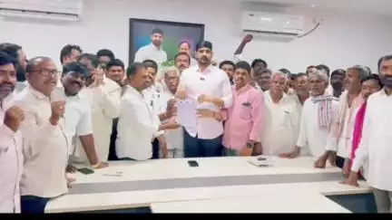 కమలాపూర్: గుండెడు గ్రామంలో దేవాలయాల అభివృద్ధికి పది లక్షల రూపాయలు అందజేసిన హుజరాబాద్ ఎమ్మెల్యే పాడి కౌశిక్ రెడ్డి