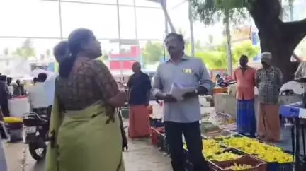 தோவாளை: தோவாளை மலர் சந்தையில் 2.12 கோடி ரூபாய் மதிப்பில் கூடாரம் அமைக்கும் பணியை ஆட்சியர் ஆய்வு செய்தார்