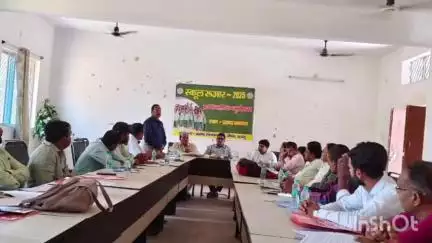 पिपरा: प्रखंड सभागार में बैक टू स्कूल अभियान कार्यक्रम का किया गया आयोजन, बीडीओ रहे मौजूद