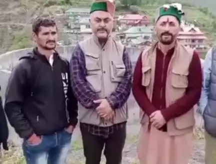 नेरवा: नेरवा से देहा के लिए बस न आने के कारण ग्रामीण परेशान, व्यवस्था सुधारने की मांग की