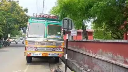 ஸ்ரீவில்லிபுத்தூர்: திருவண்ணாமலை பகுதியில் சட்டவிரோதமாக மணல் திருடிய பாஜக நிர்வாகி கைது வானத்தைக் கைப்பற்றி காவல் துறையினர் விசாரணை