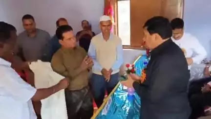 लोहाघाट: सस्ता गल्ला विक्रेताओं ने डिजिटल ई पॉस मशीन लगाने के विरोध और मानदेय सहित विभिन्न मांगों को लेकर बैठक की#problem