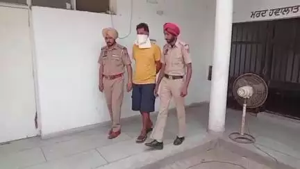 ਬਾਘਾ ਪੁਰਾਣਾ: ਮੋਗਾ ਪੁਲਿਸ ਨੇ ਕੀਤੀ ਵੱਡੀ ਕਾਰਵਾਈ ਪਿੰਡ ਰਾਜੇਆਣਾ ਵਿੱਚ ਬਿਨਾਂ ਲਾਇਸੰਸ ਚੱਲ ਰਹੇ ਨਸ਼ਾ ਛੜਾਊ ਕੇਂਦਰ ਨੂੰ ਕੀਤਾ ਸੀਲ