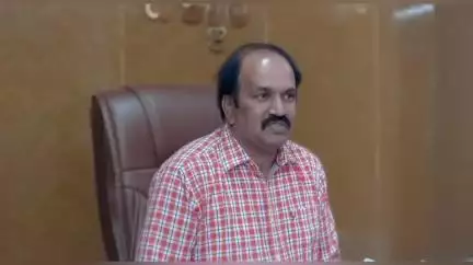 ಸಂಡೂರು: ಮಕ್ಕಳ ಜನನ ನಿಯಂತ್ರಣಕ್ಕಾಗಿ ಸರಳ ವಿಧಾನ ಎನ್‌ಎಸ್‌ವಿ ಶಸ್ತ್ರಚಿಕಿತ್ಸೆ ; ತೋರಣಗಲ್ಲಿನಲ್ಲಿ ಡಿಹೆಚ್‌ಓ ಡಾ.ಯಲ್ಲಾ ರಮೇಶ್ ಬಾಬು