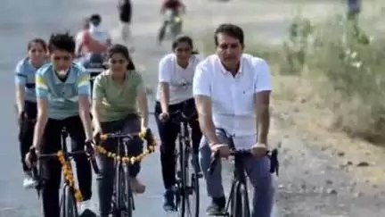 गिड़ा: राउमावि.सउओ की बेरी की छात्राओं ने साइकिलिंग में बेहतर प्रदर्शन के लिए विधायक कोटे से 20 लाख की राशि से 5 साइकिल सुपुर्द की
