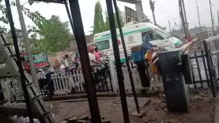 बिल्हा फाटक बंद होने के कारण एंबुलेंस को मरीजों को अस्पताल ले जाने में समस्या होता है एवं यातायात लोगों को बहुत परेशानी