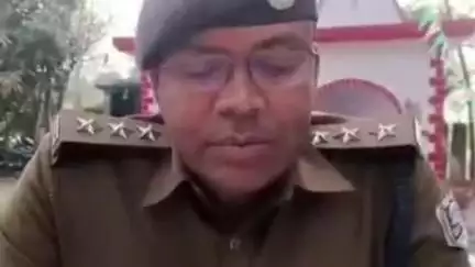 परसौनी: परसौनी थाना परिसर में शनिवार को भूमि विवाद निपटारे के लिए जनता दरबार का आयोजन किया गया