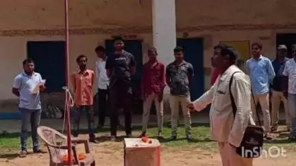সোনামুখী: সোনামুখী বোম শঙ্কর হাইস্কুলে আয়োজিত DYFI লোকাল কমিটির তৃতীয় সম্মেলন, উপস্থিত জেলা সভাপতি