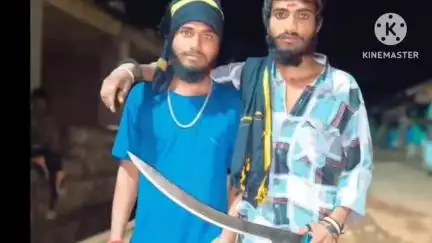 ಹುಕ್ಕೇರಿ: ಮಾರಕಾಸ್ತ್ರ ಪ್ರದರ್ಶನ ಮಾಡಿದ ಯುವಕರನ್ನ ಚಿಕ್ಕಲದಿನ್ನಿ ಗ್ರಾಮದಲ್ಲಿ ಬಂಧನ ಮಾಡಿದ ಪೊಲೀಸರು