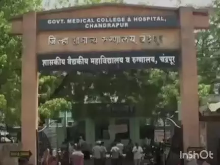 पोंभूर्णा: पोंभूर्णा : येथील श्री व्यंकटेश्वर राईस मिल जवळ भरधाव वेगाने येत असलेल्या लालपरीने दिली स्कुटीला धडक, पती-पत्नी जखमी