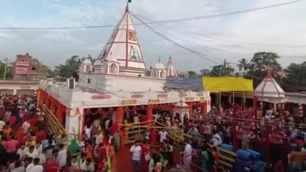 सिंहेश्वर मंदिर के पुजारी सह न्यास समिति के सदस्य का बोर्ड कार्यालय में शराब पीते हुए वीडियो ओर फोटो हुआ वायरल जांच में